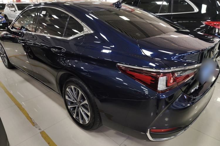 Used Lexus ES 2022 200 Excellence Edition
