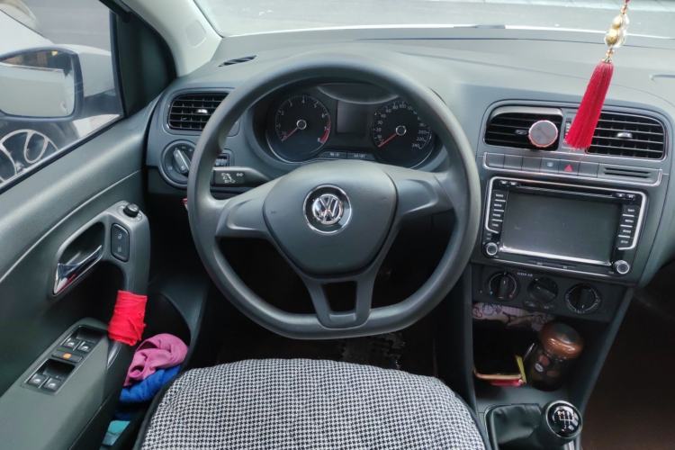 Used Volkswagen Polo 2016 1.4L Manual Fashion Model