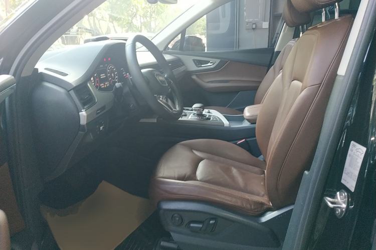 Used Audi Q7 2018 40 TFSI Comfort Model
