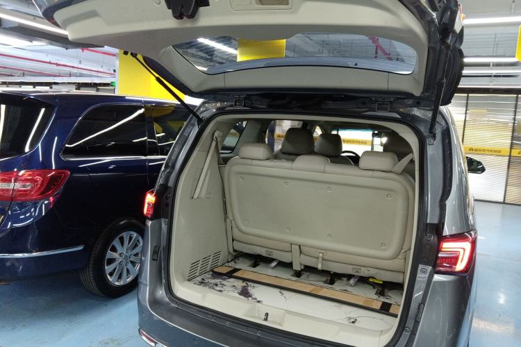 Used Buick GL8 2022 Land Cruiser Executive Class 652T Comfort Model