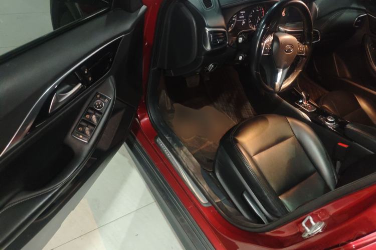 Used Infiniti QX30 2017 1.6T Two-Wheel-Drive Sport Edition