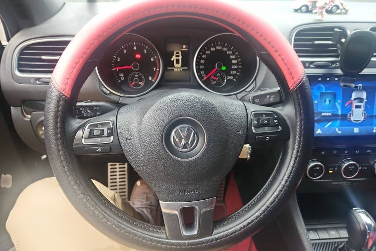 Used Volkswagen Golf 2012 1.4TSI Luxury Convertible Edition
