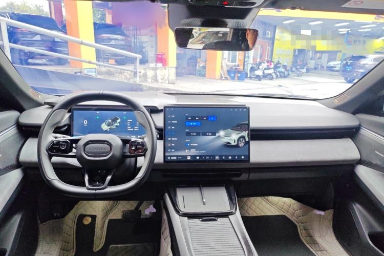 Used Lynk & Co 08 EM-P 2023 120km Long-Range Pro