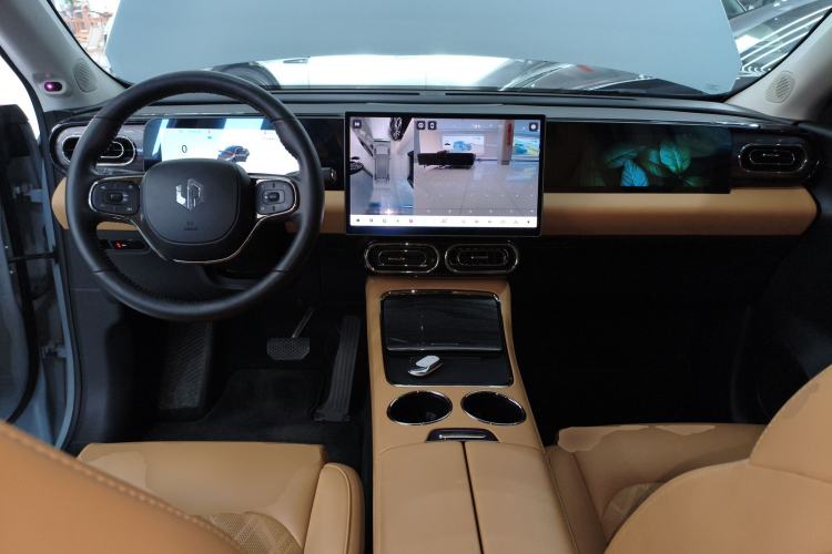 Used Leapmotor C11 2024 Range-Extended 300 Luxury Edition
