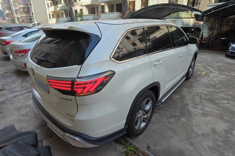 Used Toyota Highlander 2015 2.0T Two-Wheel Drive Luxury Edition 7 Seats
