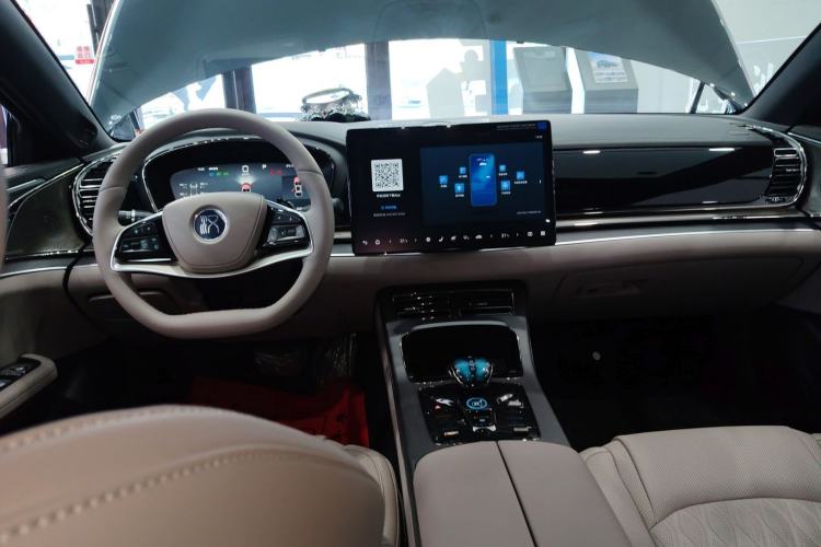 Used BYD Han 2025 DM-i Intelligent Driving Edition 125KM LiDAR Flagship Model
