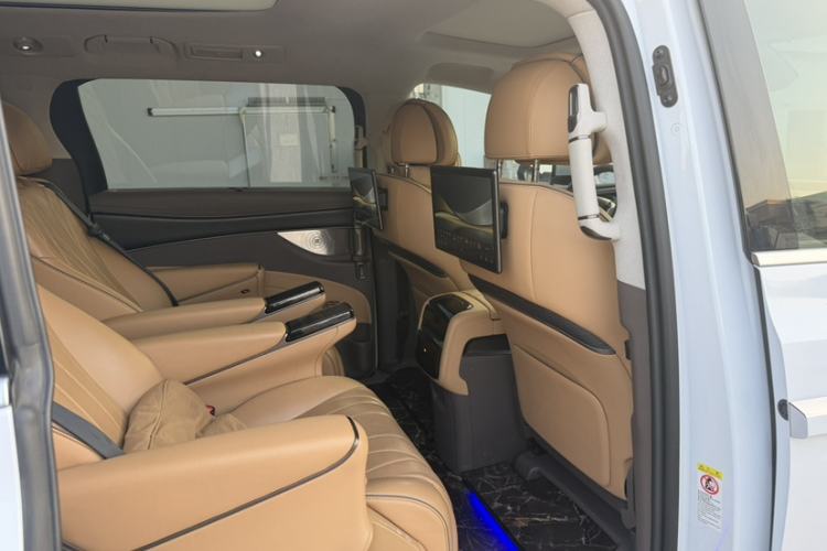 Used Denza D9 2022 DM-i 970 Four-Wheel Drive Flagship Model