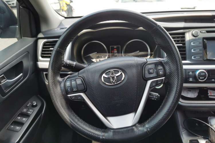 Used Toyota Highlander 2018 2.0T Four-Wheel Drive Luxury Edition 7 Seats China V Emission Standard
