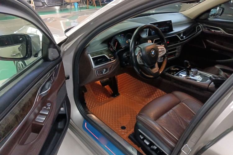 Used BMW 7 Series 2016 730Li Luxury Model
