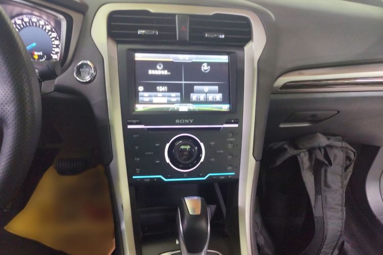 Used Ford Mondeo 2013 2.0L GTDi240 Flagship Edition
