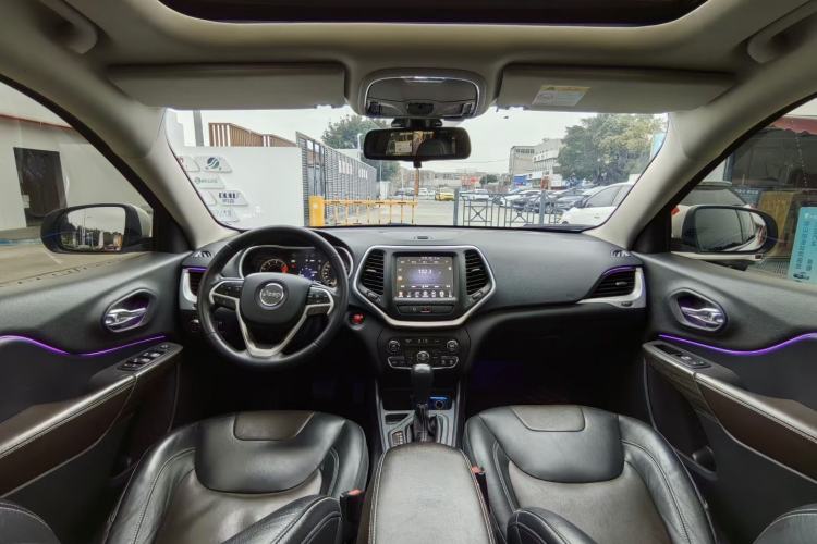 Used  Cherokee 2017 2.0L Superior Edition
