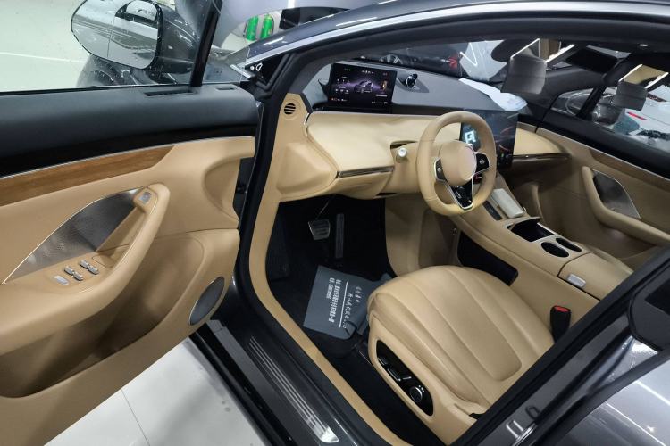 Used Hima Luxeed R7 2024 All-Electric 736 km Ultra
