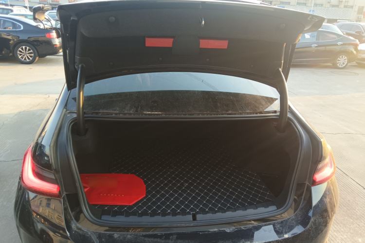 Used BMW i3 2023 eDrive 40 L Midnight Edition
