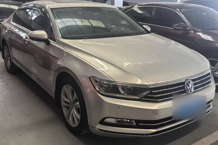 Used Volkswagen Magotan 2018 Facelift 330TSI DSG Luxury Model
