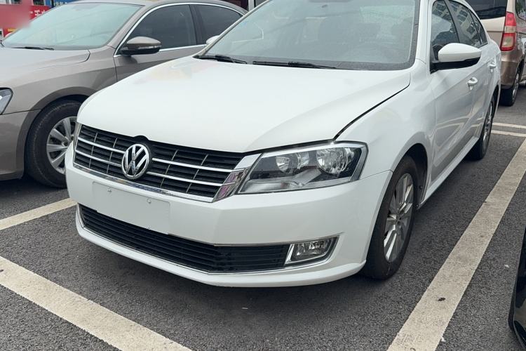 Used Volkswagen Lavida 2013 Restyled Classic 1.6L Manual Comfort Edition
