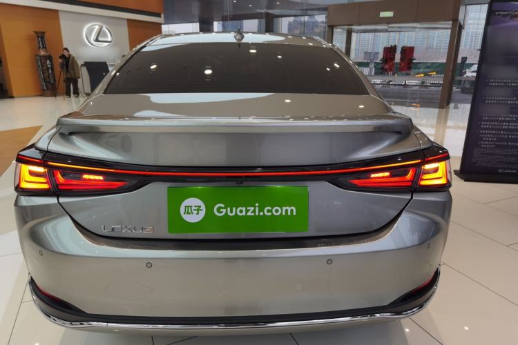 Used Lexus ES 2025 300h Deluxe Edition