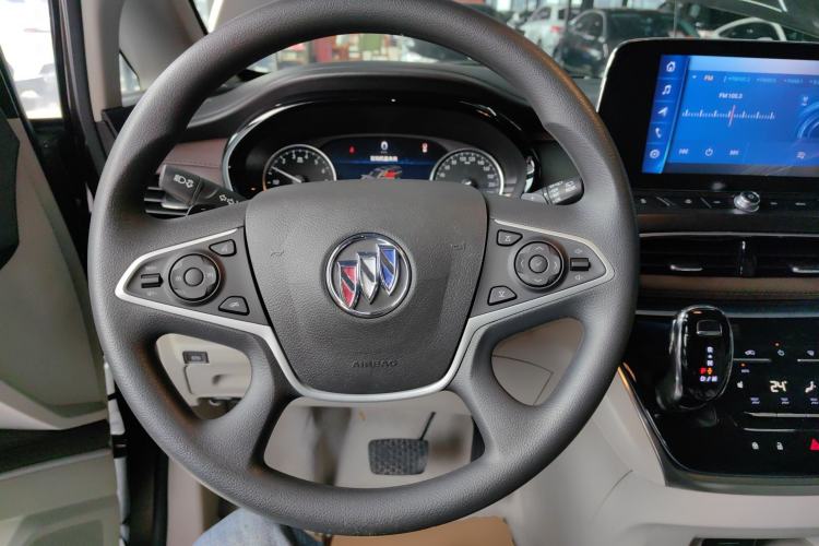 Used Buick GL8 2022 Land Cruiser Executive Class 652T Comfort Model
