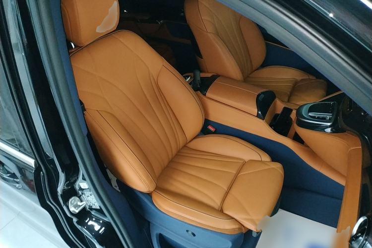 Used Mercedes-Benz V-Class 2022 V 260 Avantgarde Edition
