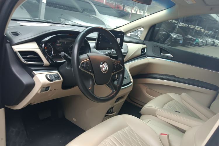 Used Buick GL8 2023 Facelifted Land Cruiser Executive Luxury Version
