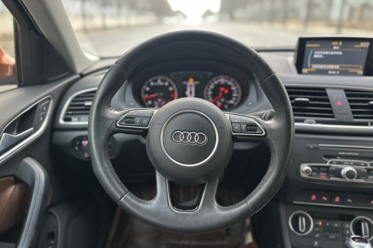 Used Audi Q3 2016 35 TFSI quattro all-wheel-drive style model
