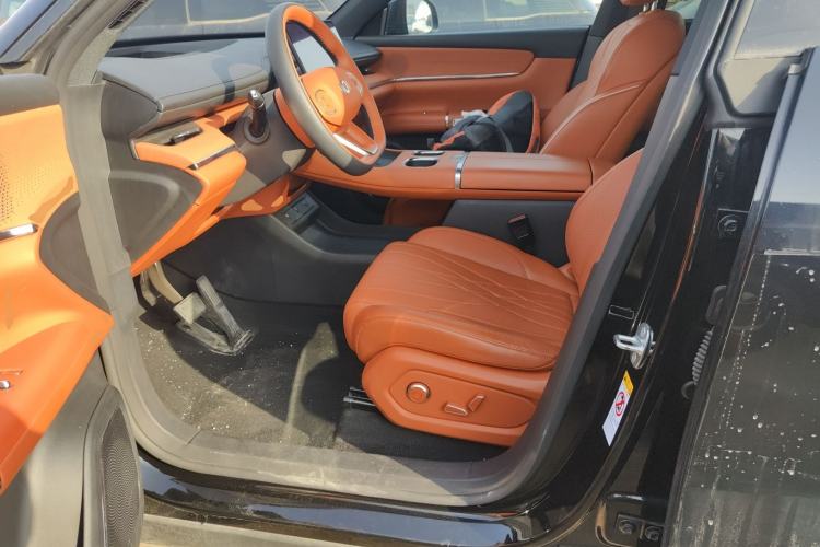 Used  Q07 2025 215 Flagship PLUS