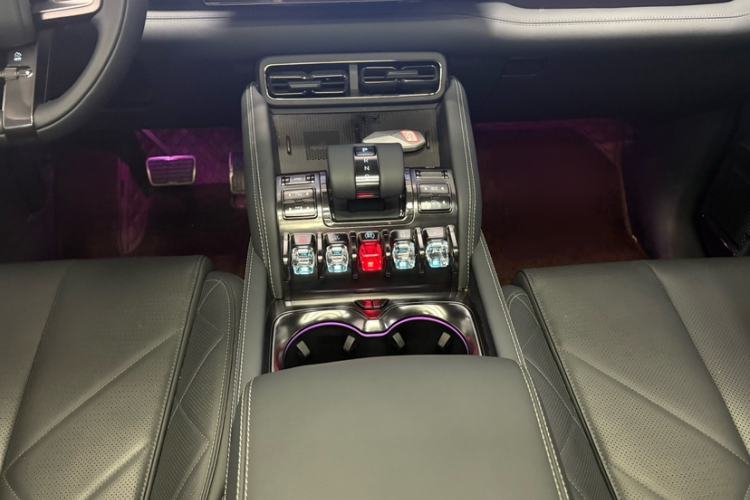 Used  Leopard 5 2023 Explore Edition