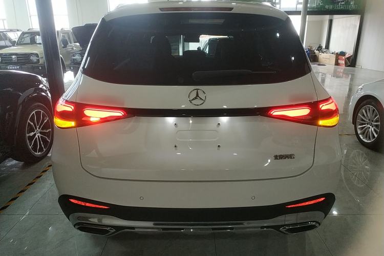 Used Mercedes-Benz GLC 2023 Facelift GLC 260 L 4MATIC Luxury Version 5 Seats
