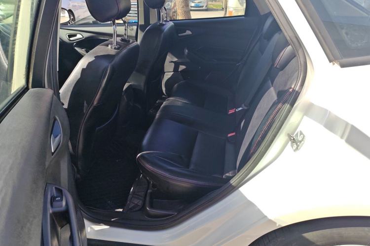 Used Ford Focus 2018 Hatchback Classic 1.6L Automatic Comfort Plus SmartDrive Edition
