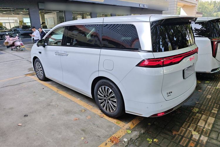 Used BYD Xia 2025 DM-i 1.5T 180km Excellence Model
