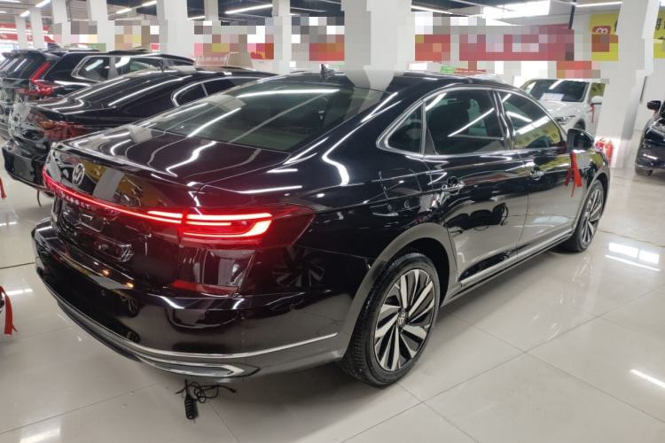 Used Volkswagen Passat 2022 330TSI Starry Luxury Edition – Exclusive Special Edition
