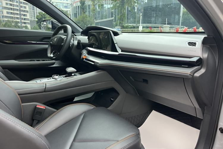 Used Changan UNI-V 2022 1.5T Prestige Version
