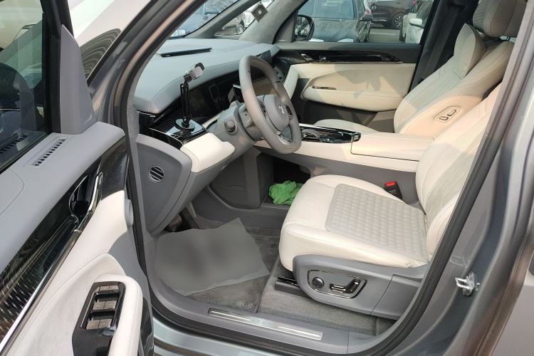 Used Zeekr 009 2024 7-Seater Walk-Through Version Four-Wheel Drive 108 kWh