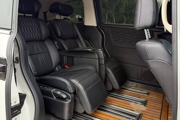 Used Honda Elysion 2022 2.0L eHEV Luxury First Edition
