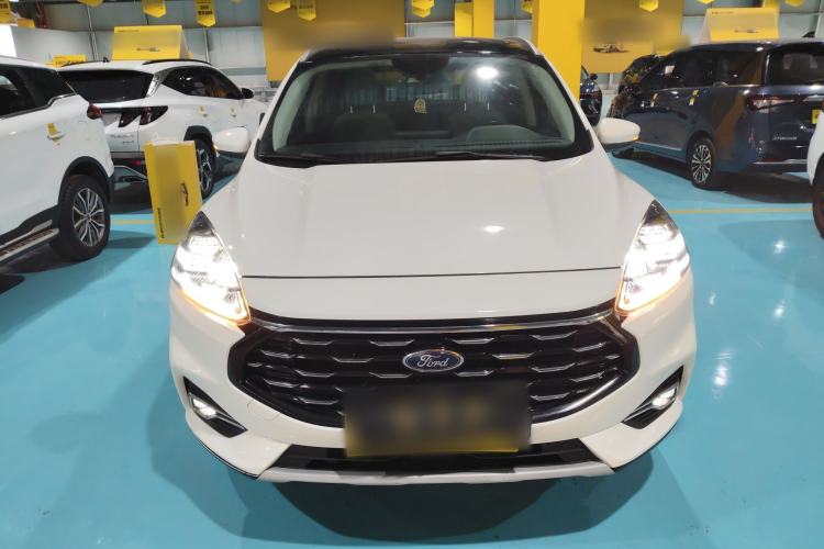 Used Ford Escape 2020 EcoBoost 245 Two-Wheel-Drive Titanium Edition
