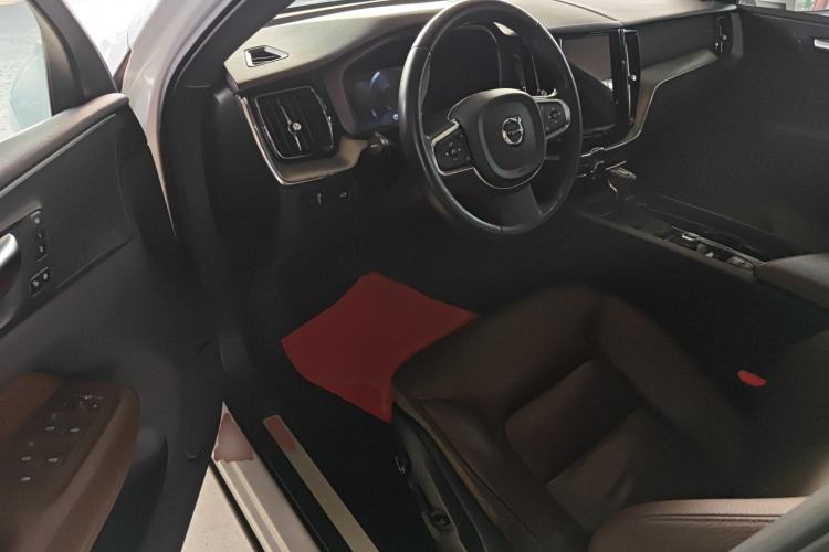 Used Volvo XC60 2021 T5 4x4 Smart Luxury Edition