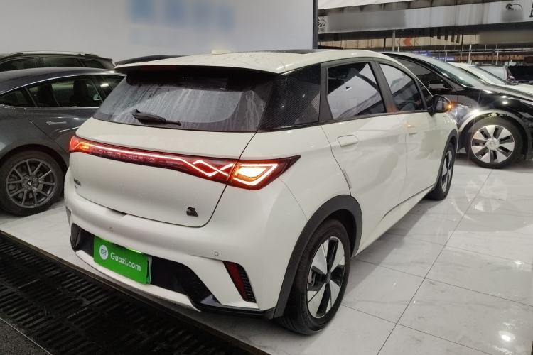 Used BYD Dolphin 2023 420 km Fashion Edition