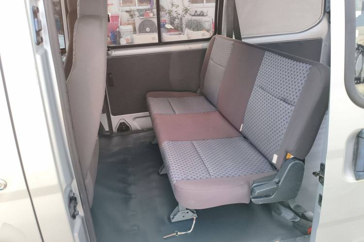 Used Wuling Zhiguang 2020 1.2L Van Utility Model China VI Emission Standard 5-Seater LSI