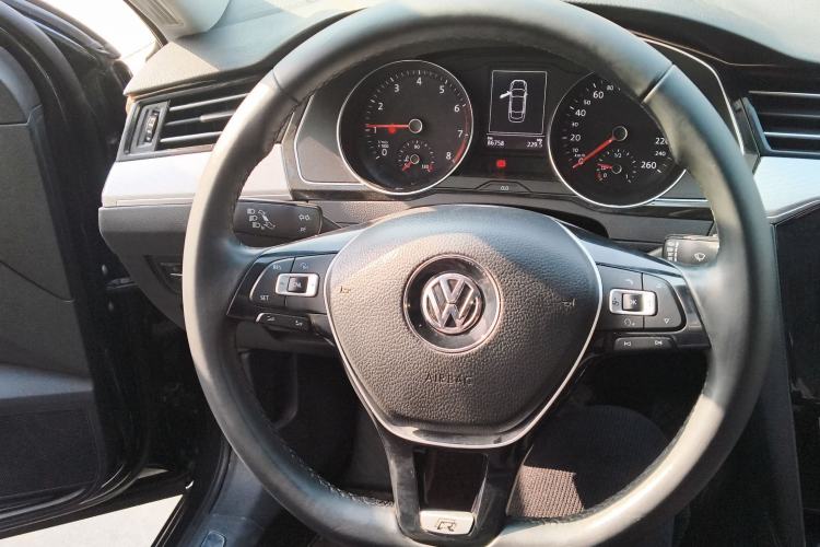 Used Volkswagen Magotan 2018 330TSI DSG Advanced Model
