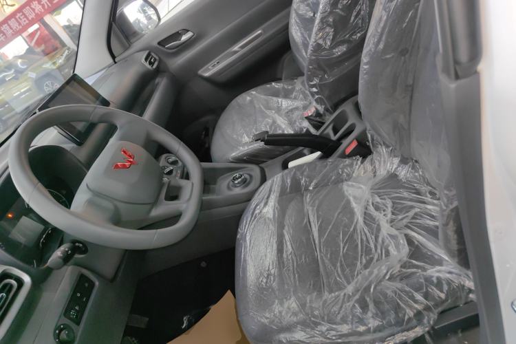 Used Wuling Hongguang New Energy 2025 Extended-Range Hybrid 50KM Comfort Version