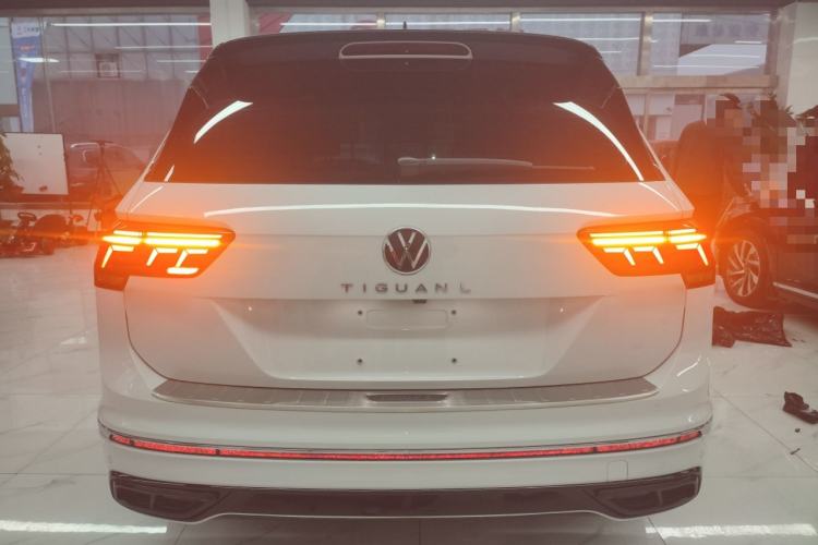 Used Volkswagen Tiguan L 2023 330TSI Automatic Two-Wheel Drive R-Line Enjoyment Edition
