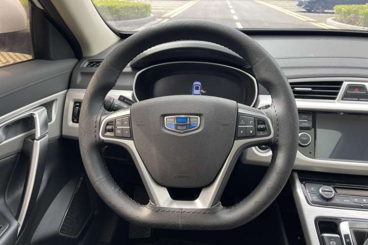 Used Geely Auto Emgrand X7 Sport 2018 1.8TD Automatic Two-Wheel Drive Smart Connect 4G Internet Edition
