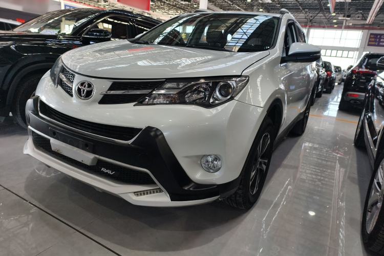 Used Toyota RAV4 2015 2.0L CVT Two-Wheel Drive Fashion Edition