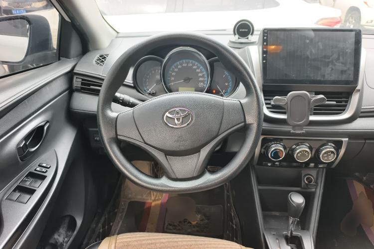 Used Toyota YARiS L 2019 1.5E CVT Dynamic Edition China VI compliant
