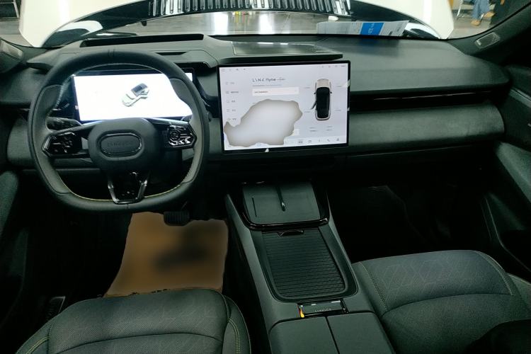 Used Lynk & Co 08 EM-P 2023 120km Long-Range Halo
