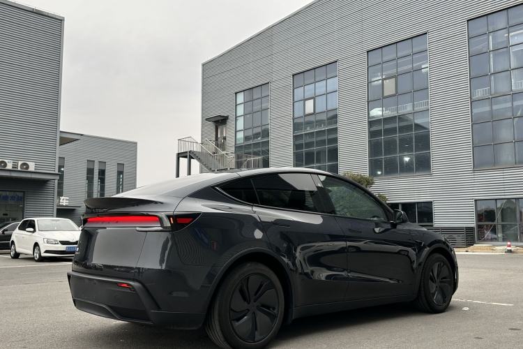 Used Tesla Model Y 2025 Rear-Wheel-Drive Version
