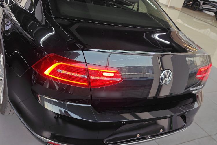 Used Volkswagen Magotan 2019 330TSI DSG Leading Edition China V Standard
