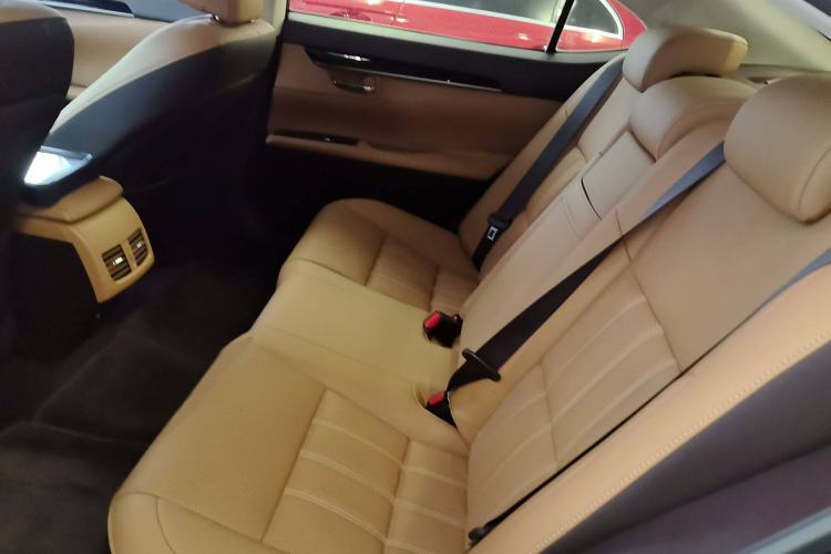 Used Lexus ES 2016 200 Midnight Special Limited Edition
