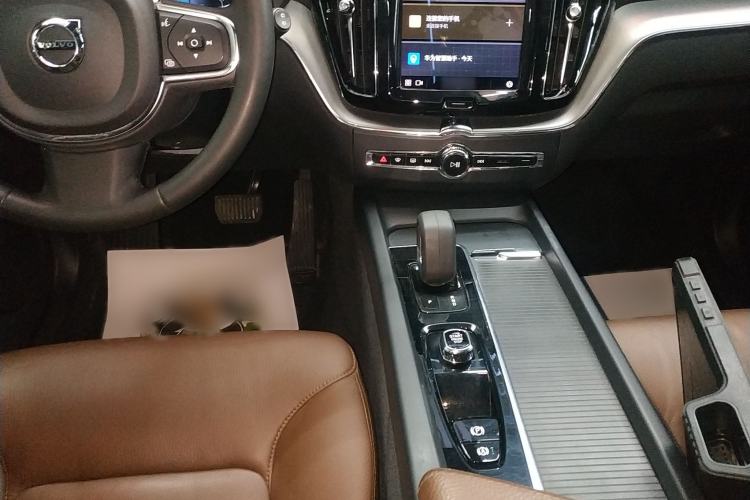 Used Volvo XC60 2022 B5 4x4 Zhiyi Luxury Edition
