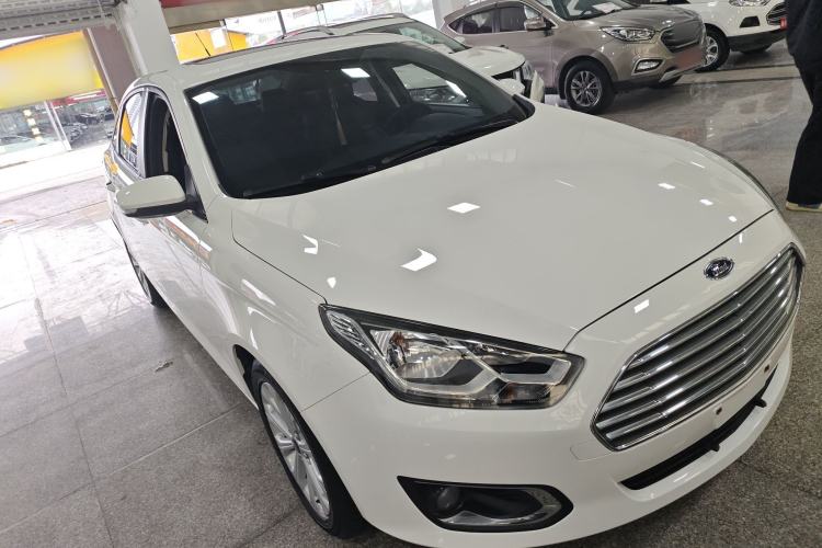 Used Ford Escort 2015 1.5L Manual Fashion Edition
