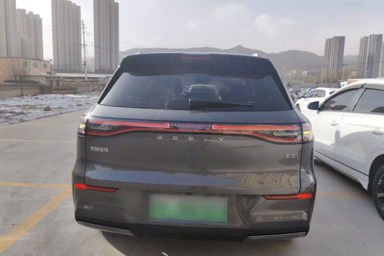 Used  E5 2024 530km Starship Edition
